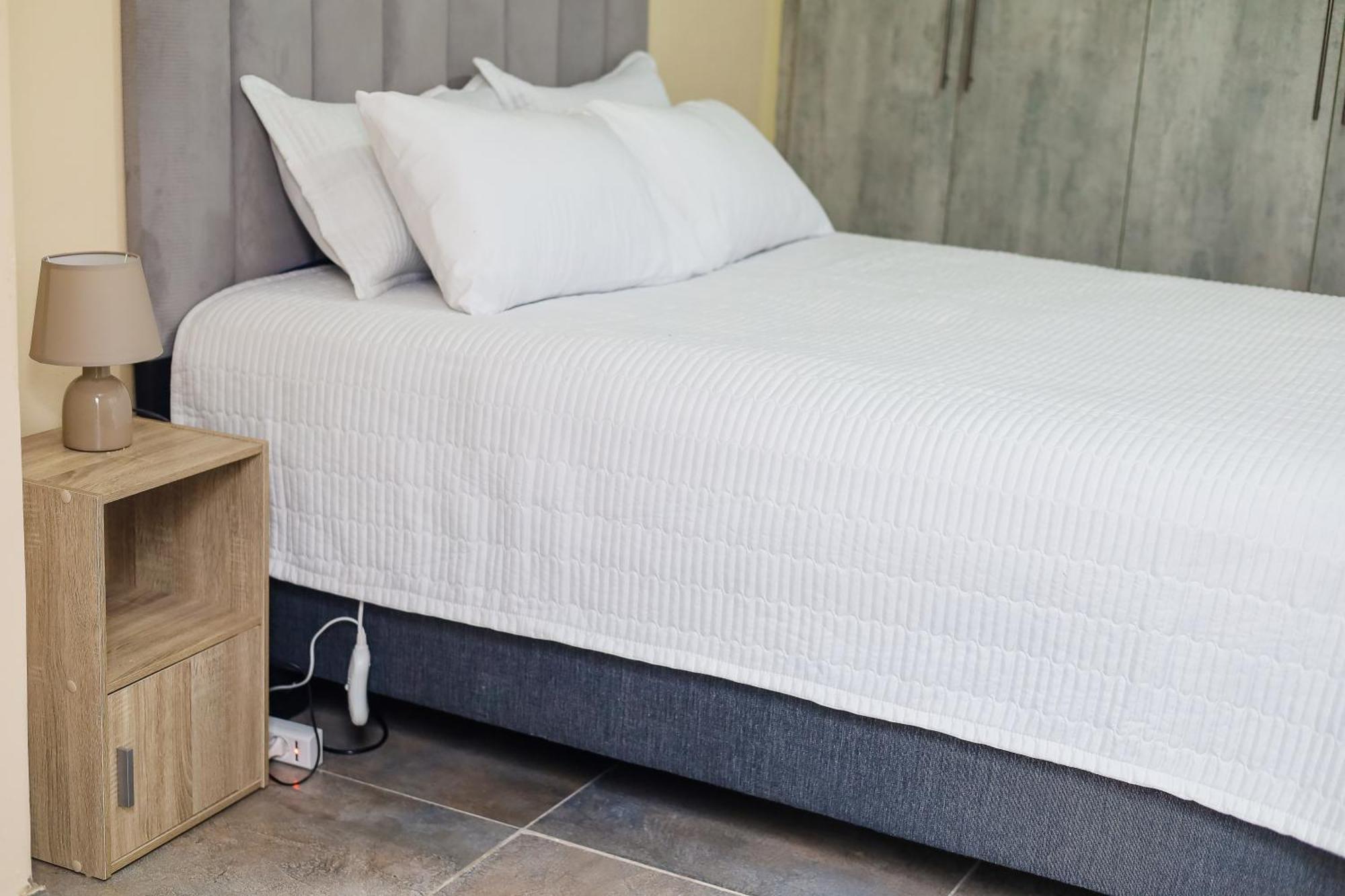 Stylish Self Catering Unit In Maseru Cbd エクステリア 写真